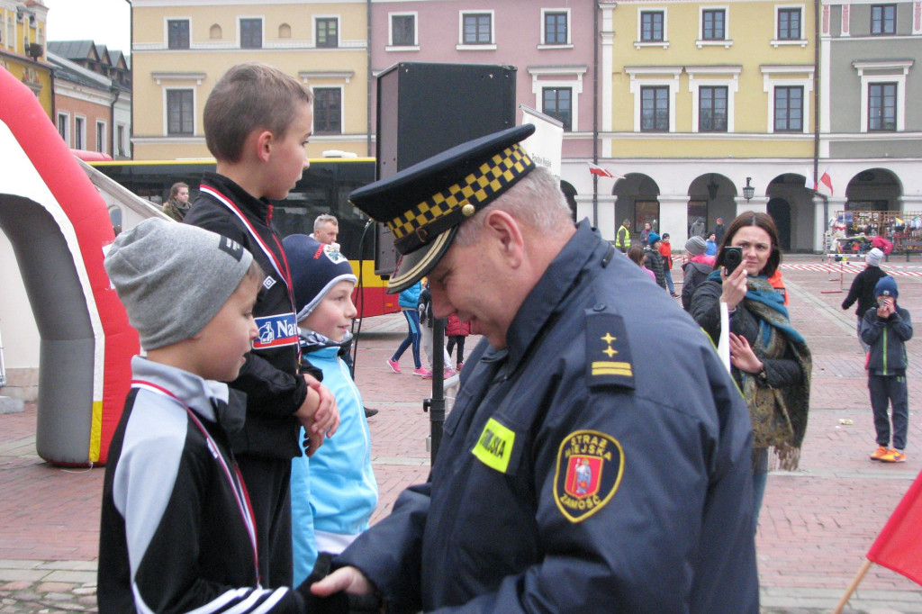 Zamość: Ruszył Bieg Listopadowy z okazji Święta Niepodległości [FOTO]