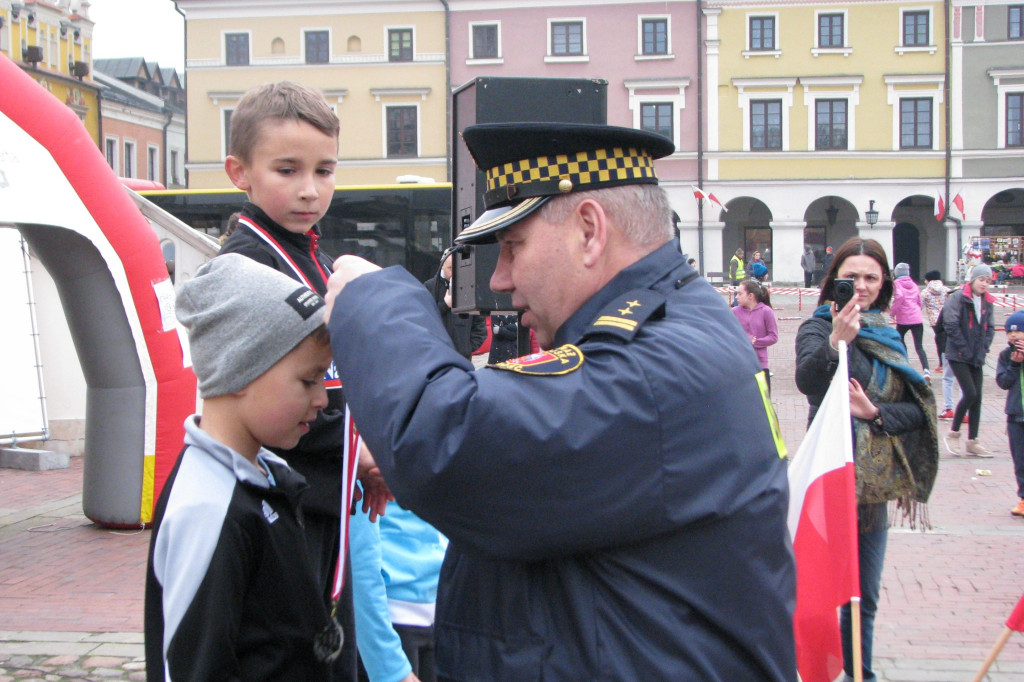 Zamość: Ruszył Bieg Listopadowy z okazji Święta Niepodległości [FOTO]