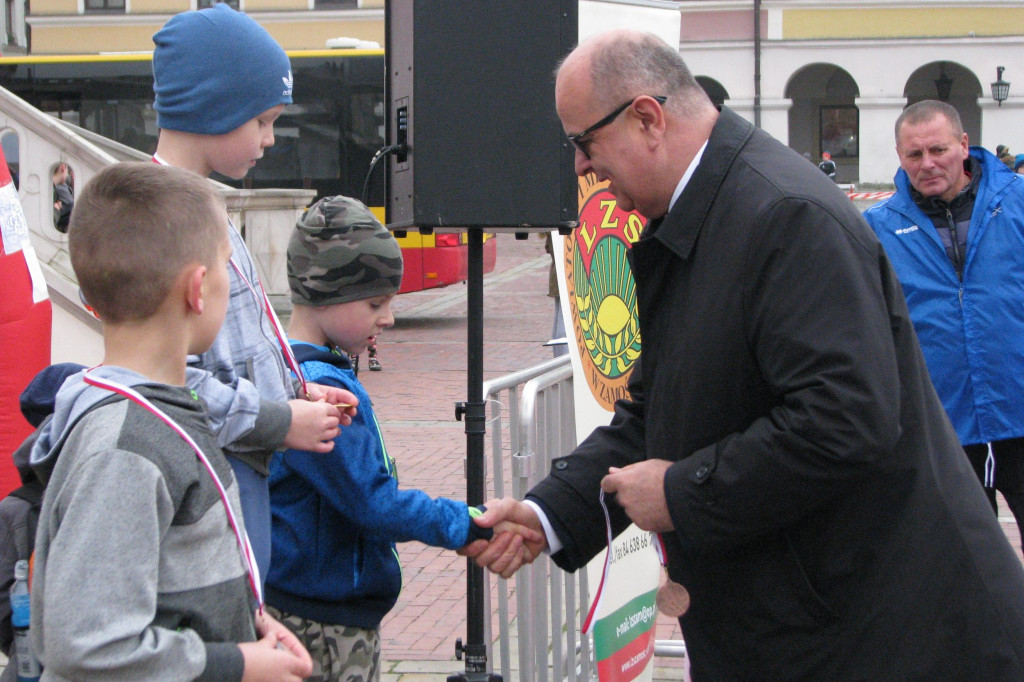 Zamość: Ruszył Bieg Listopadowy z okazji Święta Niepodległości [FOTO]