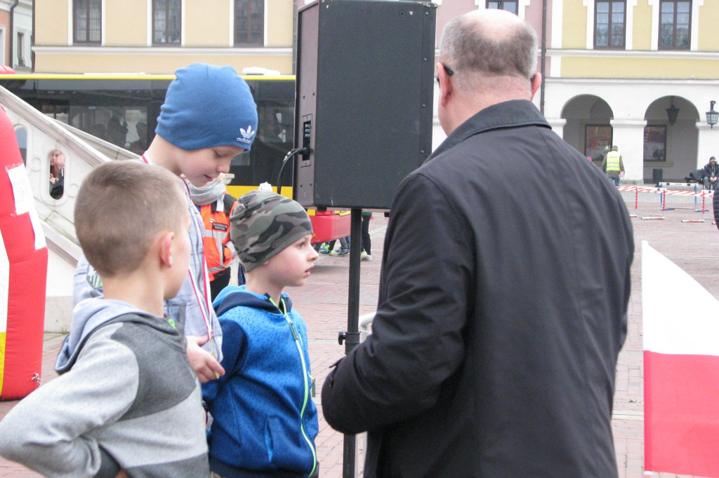 Zamość: Ruszył Bieg Listopadowy z okazji Święta Niepodległości [FOTO]