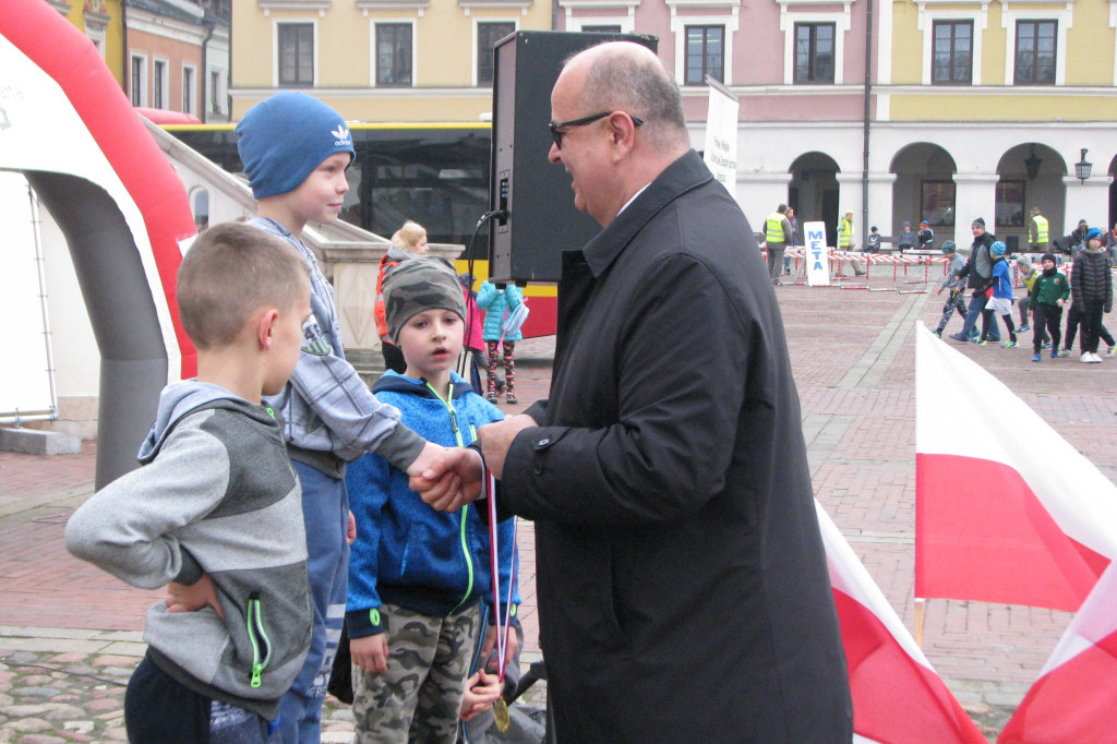 Zamość: Ruszył Bieg Listopadowy z okazji Święta Niepodległości [FOTO]