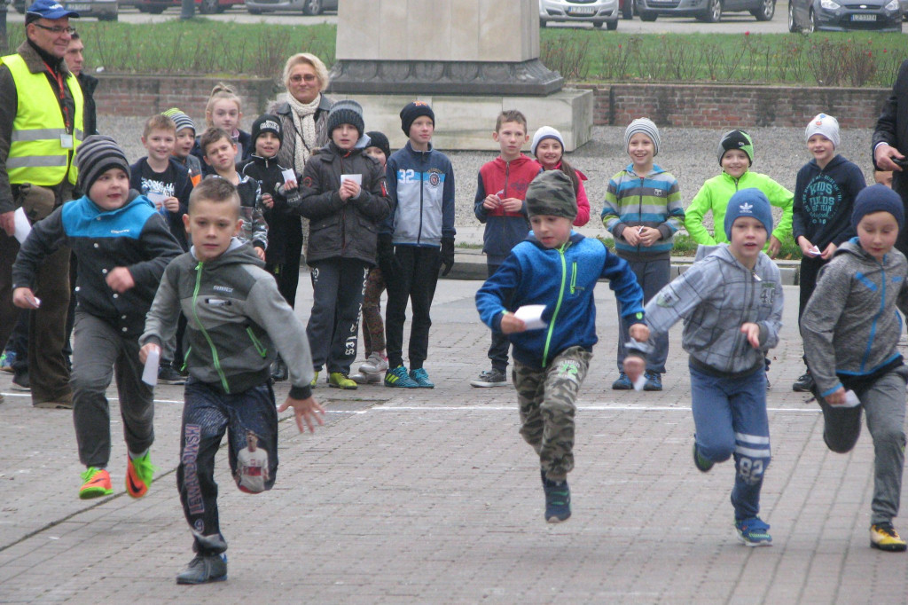 Zamość: Ruszył Bieg Listopadowy z okazji Święta Niepodległości [FOTO]