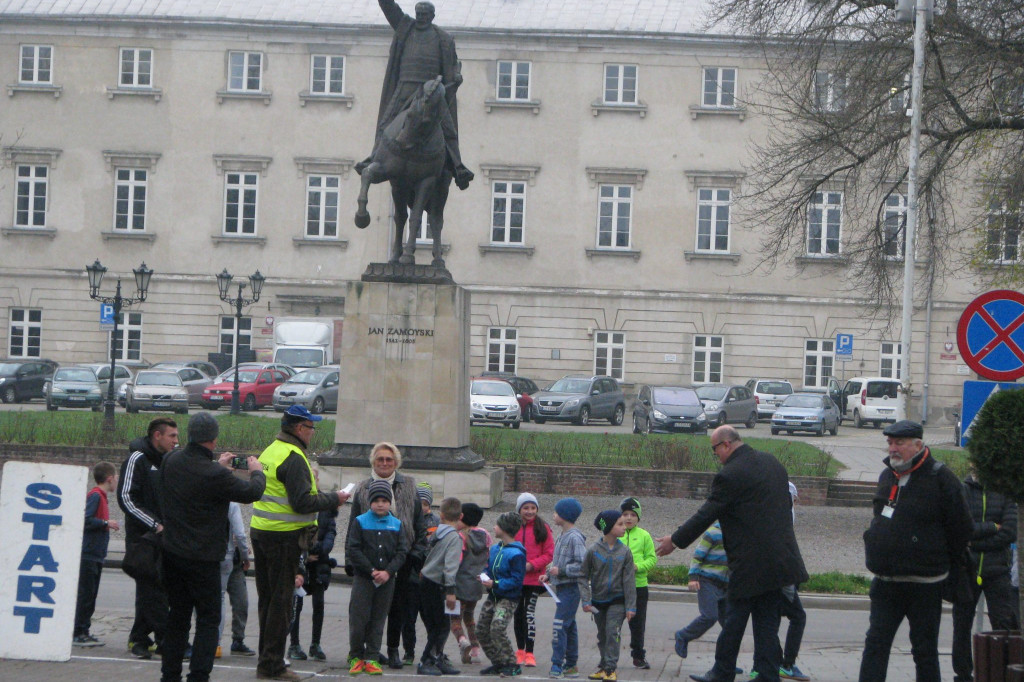 Zamość: Ruszył Bieg Listopadowy z okazji Święta Niepodległości [FOTO]