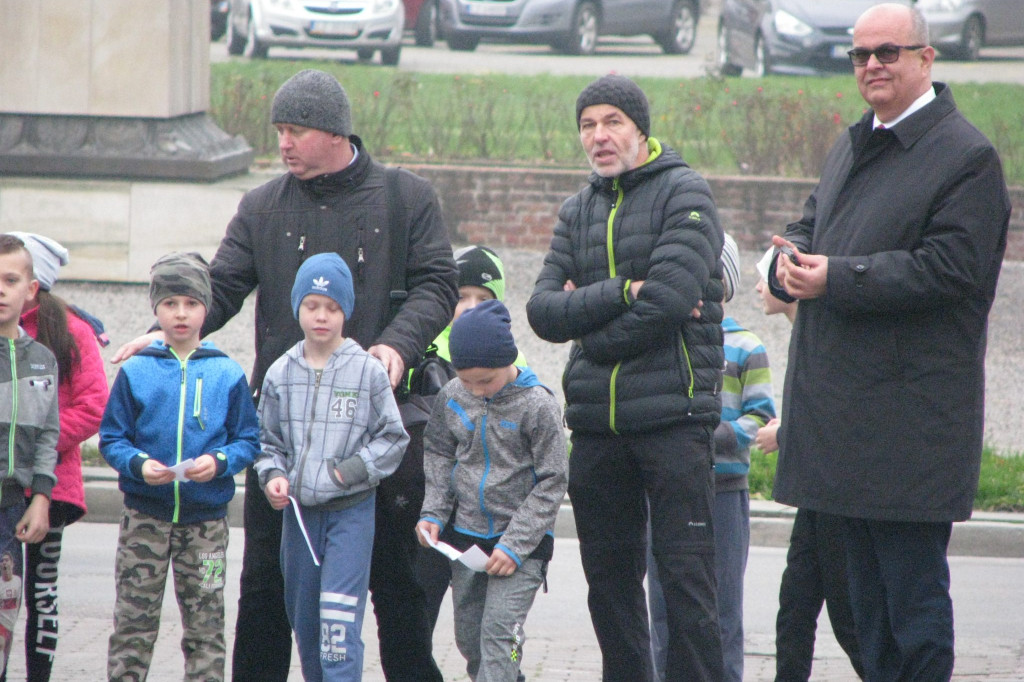 Zamość: Ruszył Bieg Listopadowy z okazji Święta Niepodległości [FOTO]