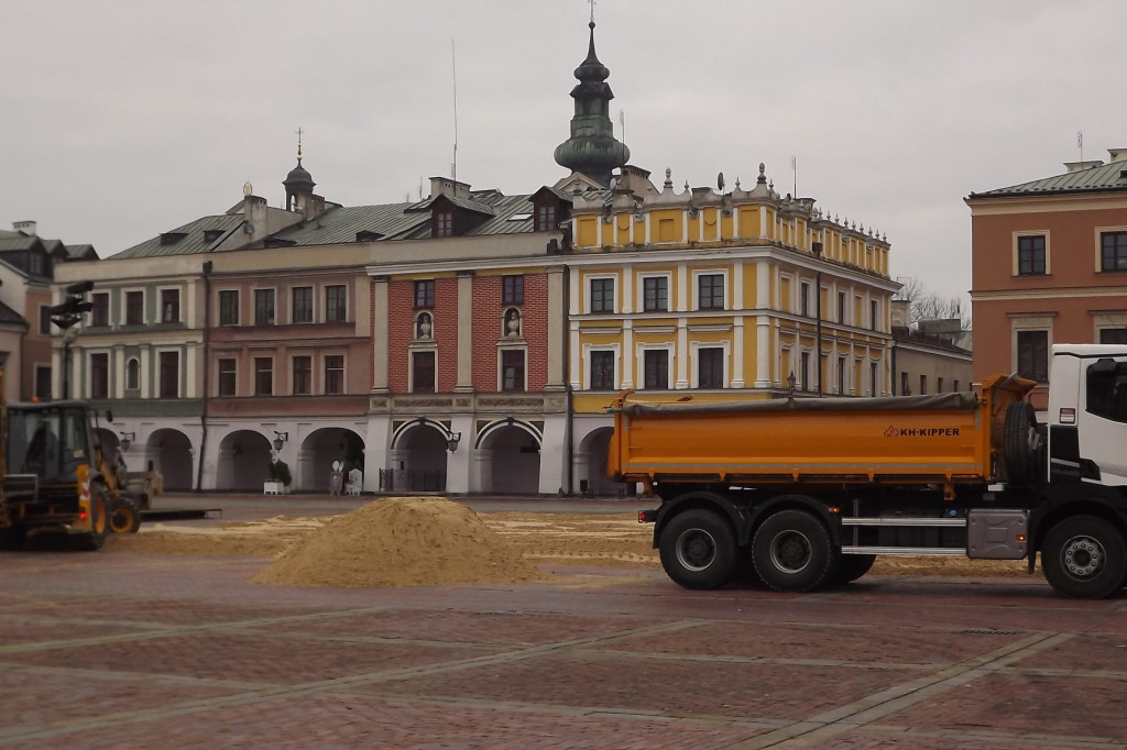 Zamość: Powstaje lodowisko