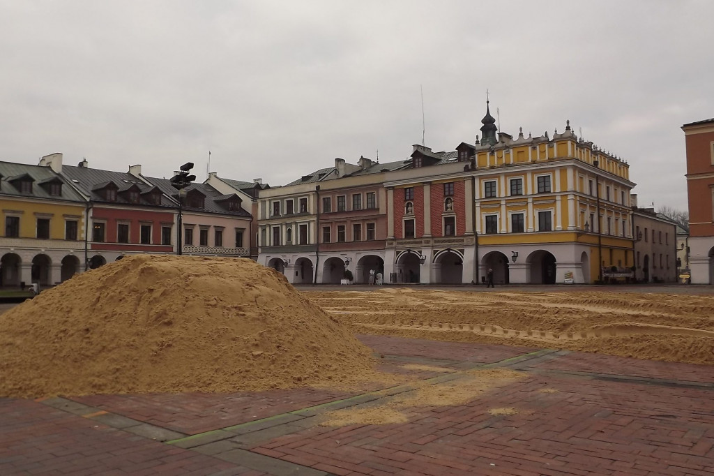 Zamość: Powstaje lodowisko