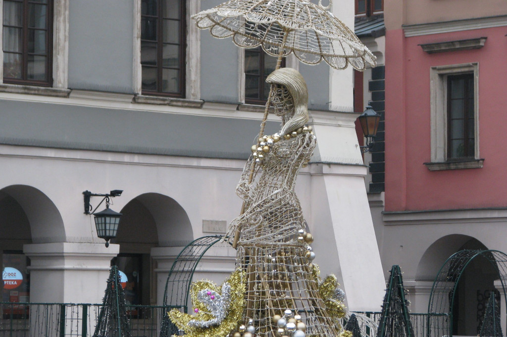 Zamość: Ogród Wyobraźni powstaje na Rynku Wielkim [FOTO]