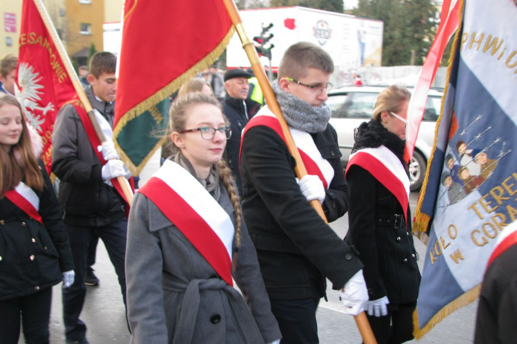 Zamość: 75. rocznica wysiedleń na Zamojszczyźnie - odsłonięcie tablicy w ZSP Nr 4 [FOTO]