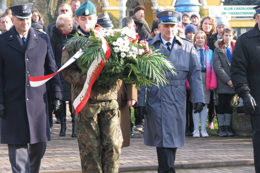 Zamość: 75. rocznica wysiedleń na Zamojszczyźnie - uroczystości pod Pomnikiem Ofiar Niemieckich Wysiedleń [FOTO]