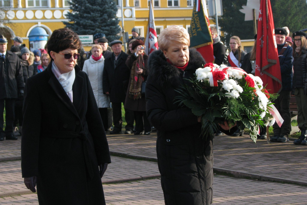 Zamość: 75. rocznica wysiedleń na Zamojszczyźnie - uroczystości pod Pomnikiem Ofiar Niemieckich Wysiedleń [FOTO]