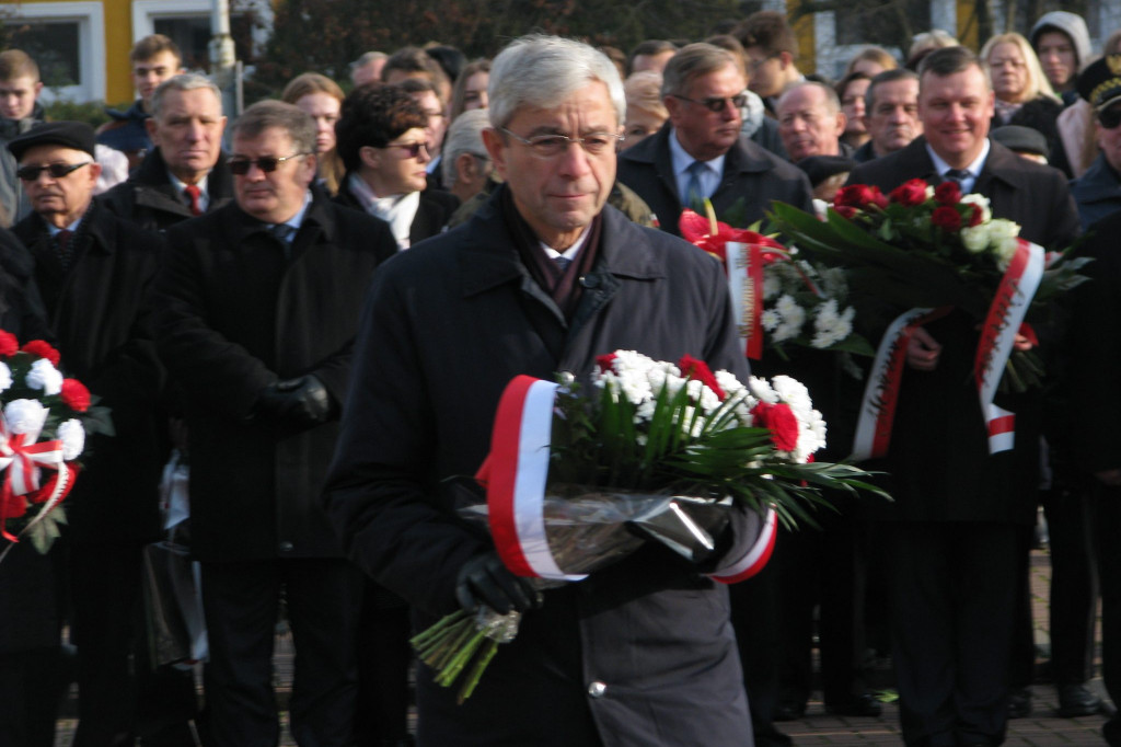 Zamość: 75. rocznica wysiedleń na Zamojszczyźnie - uroczystości pod Pomnikiem Ofiar Niemieckich Wysiedleń [FOTO]