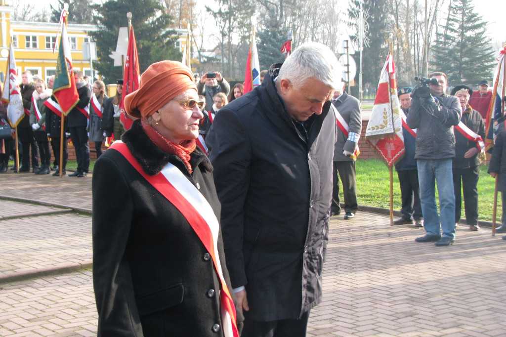Zamość: 75. rocznica wysiedleń na Zamojszczyźnie - uroczystości pod Pomnikiem Ofiar Niemieckich Wysiedleń [FOTO]