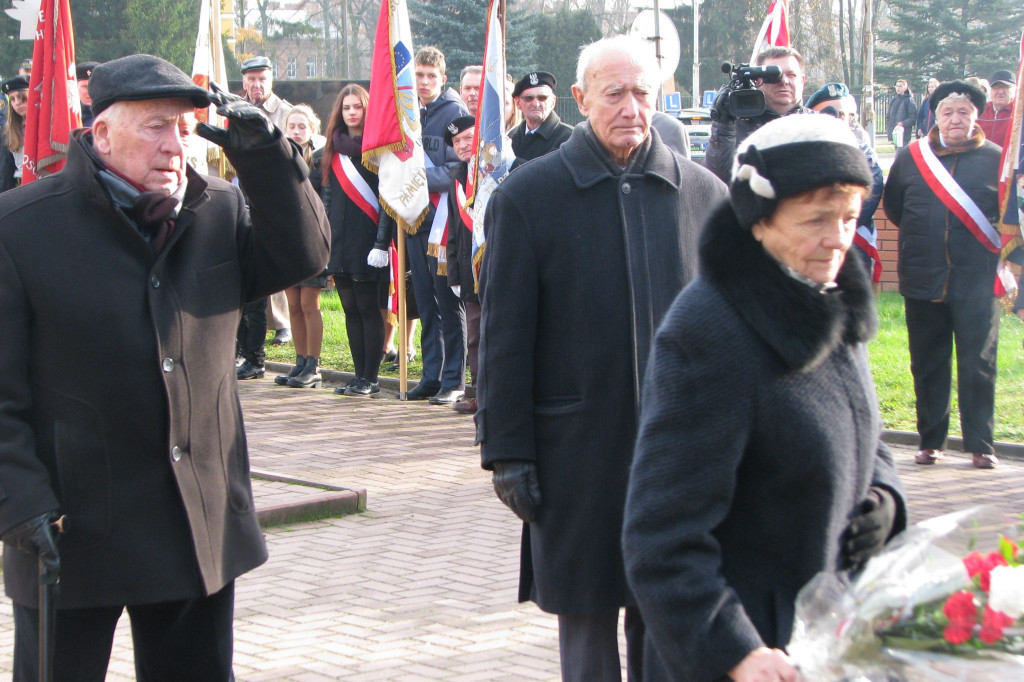 Zamość: 75. rocznica wysiedleń na Zamojszczyźnie - uroczystości pod Pomnikiem Ofiar Niemieckich Wysiedleń [FOTO]