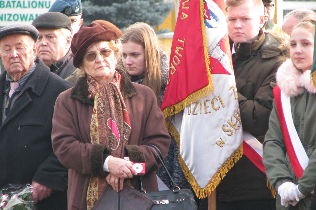 Zamość: 75. rocznica wysiedleń na Zamojszczyźnie - uroczystości pod Pomnikiem Ofiar Niemieckich Wysiedleń [FOTO]