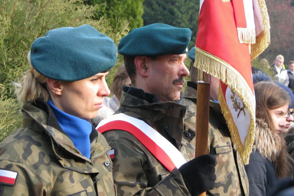 Zamość: 75. rocznica wysiedleń na Zamojszczyźnie - uroczystości pod Pomnikiem Ofiar Niemieckich Wysiedleń [FOTO]