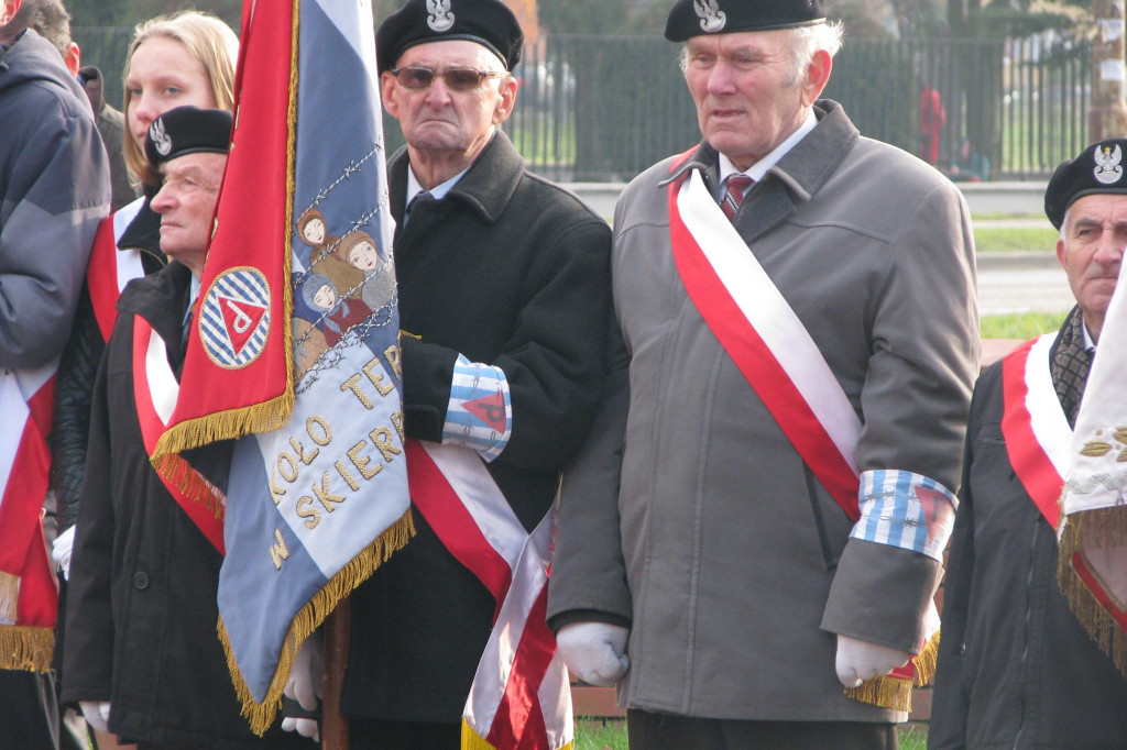 Zamość: 75. rocznica wysiedleń na Zamojszczyźnie - uroczystości pod Pomnikiem Ofiar Niemieckich Wysiedleń [FOTO]