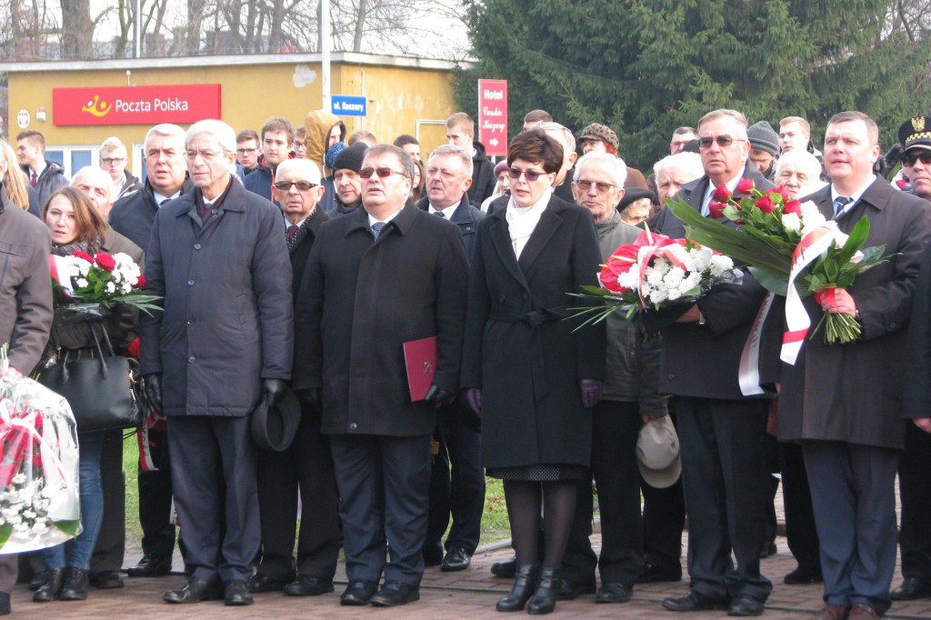 Zamość: 75. rocznica wysiedleń na Zamojszczyźnie - uroczystości pod Pomnikiem Ofiar Niemieckich Wysiedleń [FOTO]