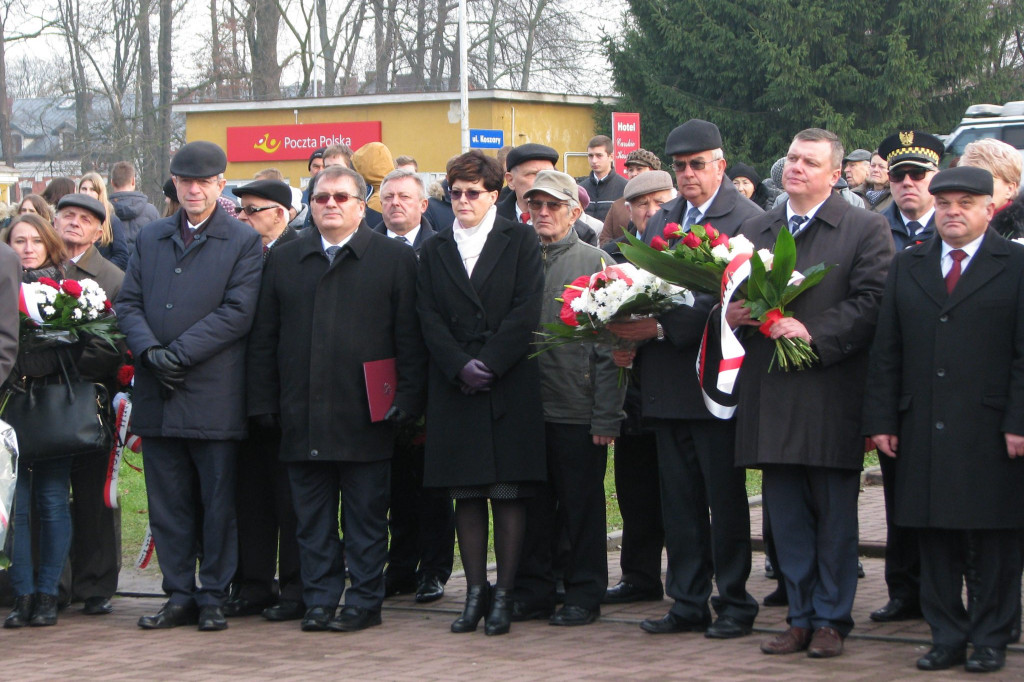 Zamość: 75. rocznica wysiedleń na Zamojszczyźnie - uroczystości pod Pomnikiem Ofiar Niemieckich Wysiedleń [FOTO]