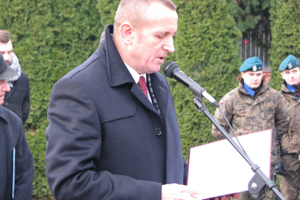 Zamość: 75. rocznica wysiedleń na Zamojszczyźnie - uroczystości pod Pomnikiem Ofiar Niemieckich Wysiedleń [FOTO]
