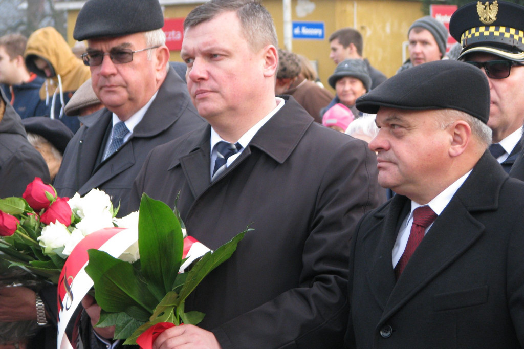 Zamość: 75. rocznica wysiedleń na Zamojszczyźnie - uroczystości pod Pomnikiem Ofiar Niemieckich Wysiedleń [FOTO]