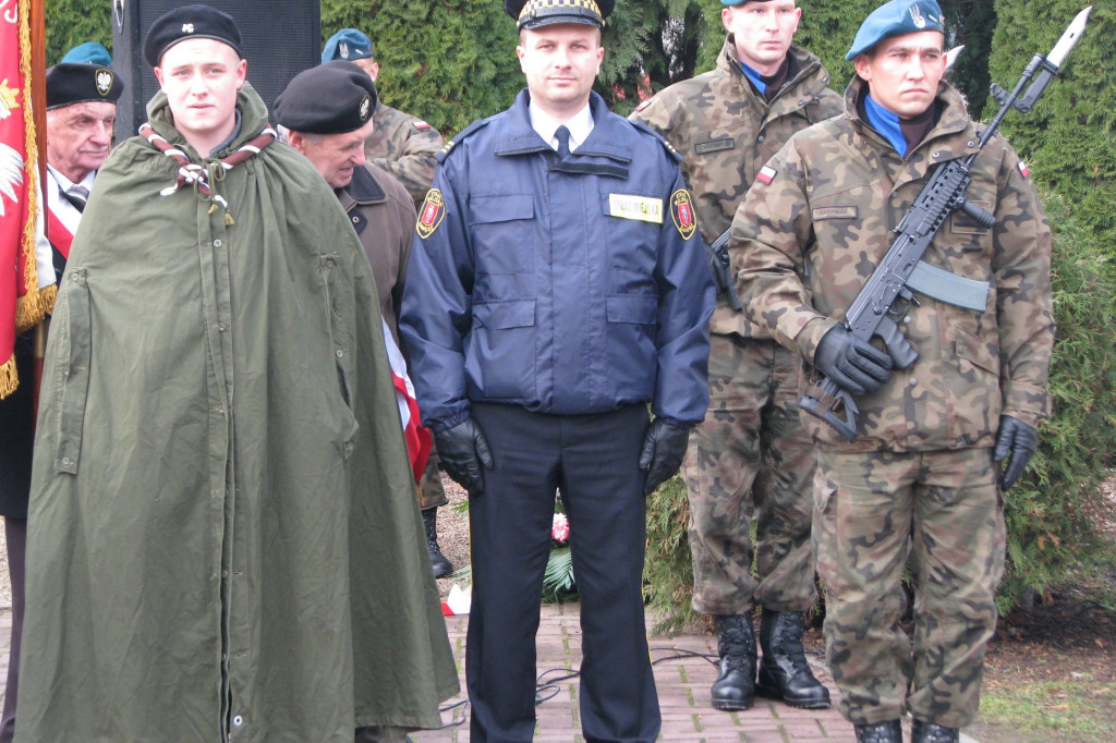Zamość: 75. rocznica wysiedleń na Zamojszczyźnie - uroczystości pod Pomnikiem Ofiar Niemieckich Wysiedleń [FOTO]