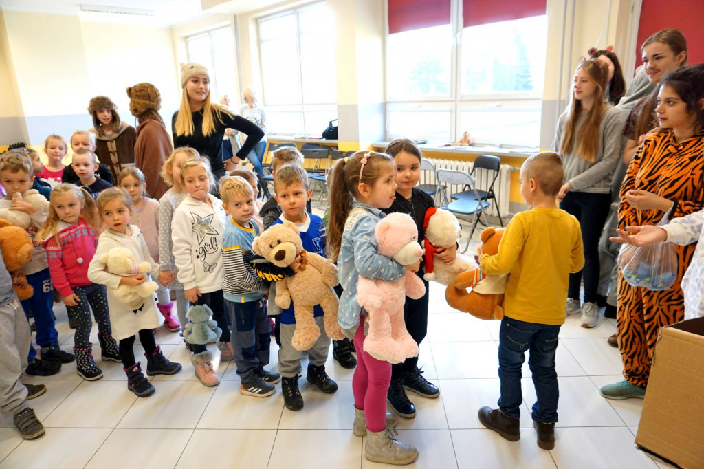 Zamość: Misie świętowały! Dzień Pluszowego Misia w SP nr3