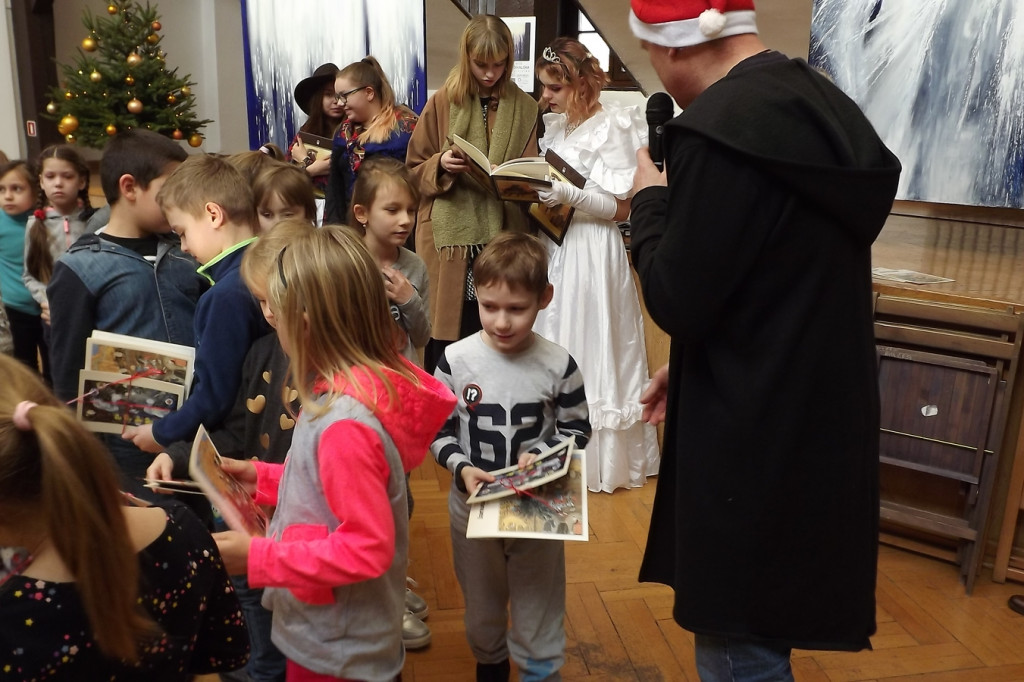 Zamość: Mikołaj odwiedził BWA [FOTO]