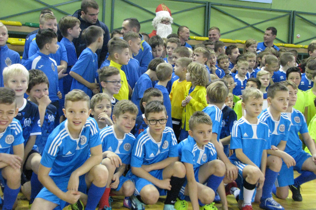 Zamość: VII Mikołajkowy Turniej W Halowej Piłce Nożnej [FOTO][WYNIKI]
