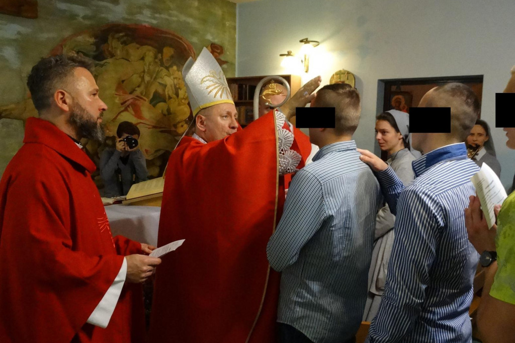 Zamość: Bierzmowanie za murami