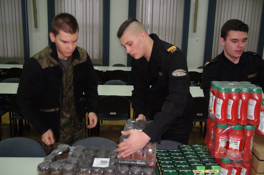 Zamość: Przygotowali paczki dla kombatantów [FOTO]