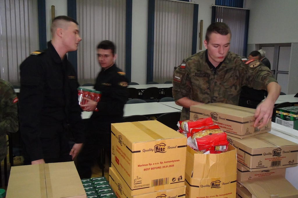 Zamość: Przygotowali paczki dla kombatantów [FOTO]