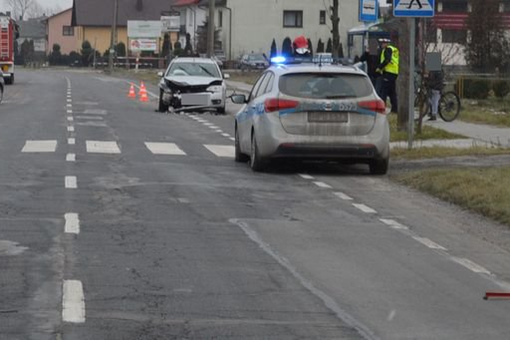 Aleksandrów: Zasnął za kierownicą i spowodował wypadek