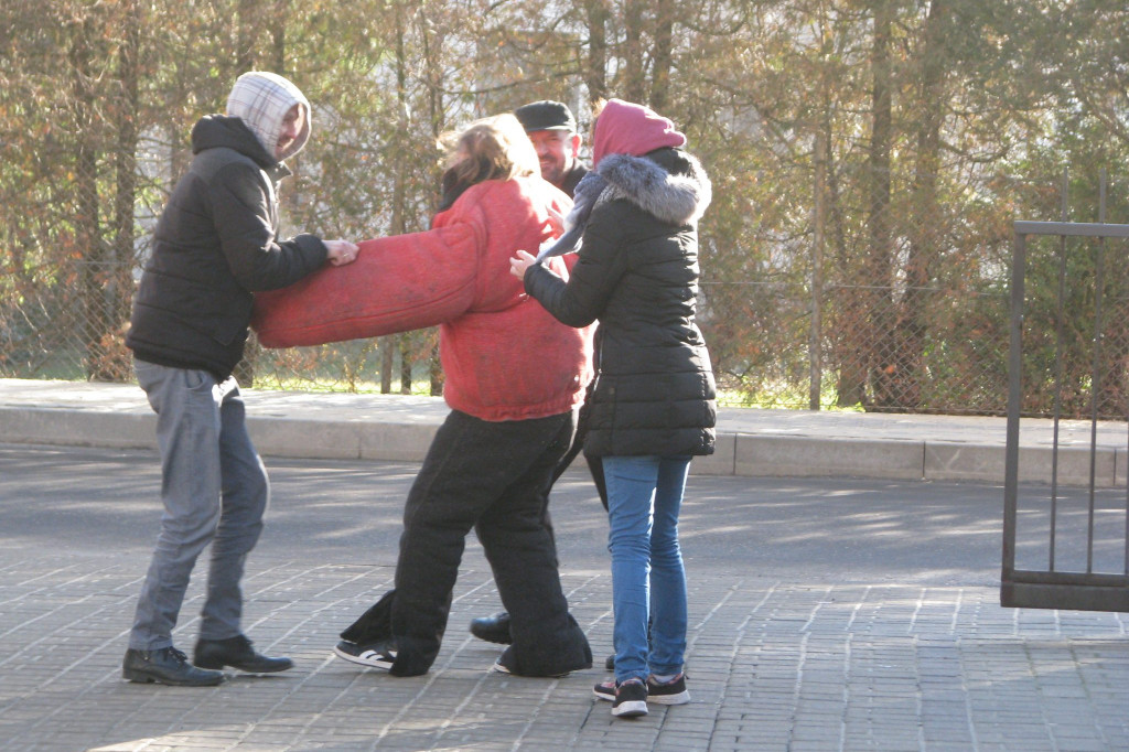 Zamość: Pokaz umiejętności psa policyjnego w 