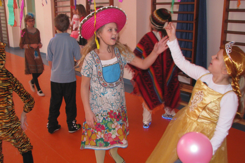 Zamość: Wielokulturowy Bal Karnawałowy w Smart School [FOTO]