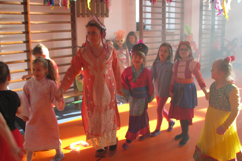 Zamość: Wielokulturowy Bal Karnawałowy w Smart School [FOTO]