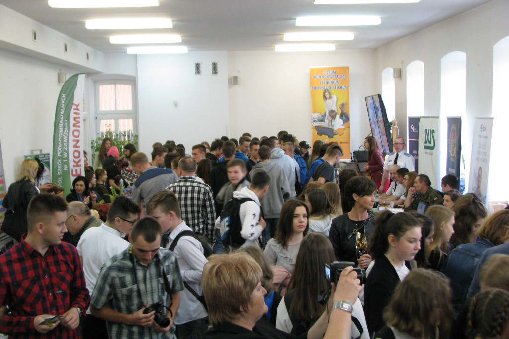 Zamość: VI Targi Edukacji i Pracy na WSHE [FOTO]
