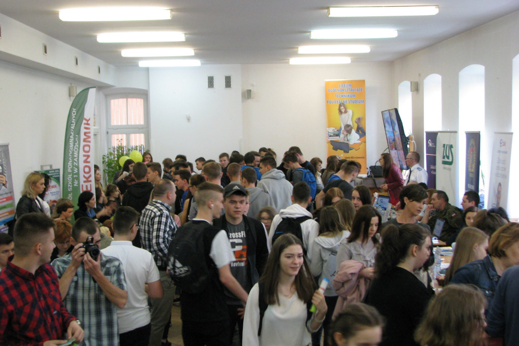 Zamość: VI Targi Edukacji i Pracy na WSHE [FOTO]