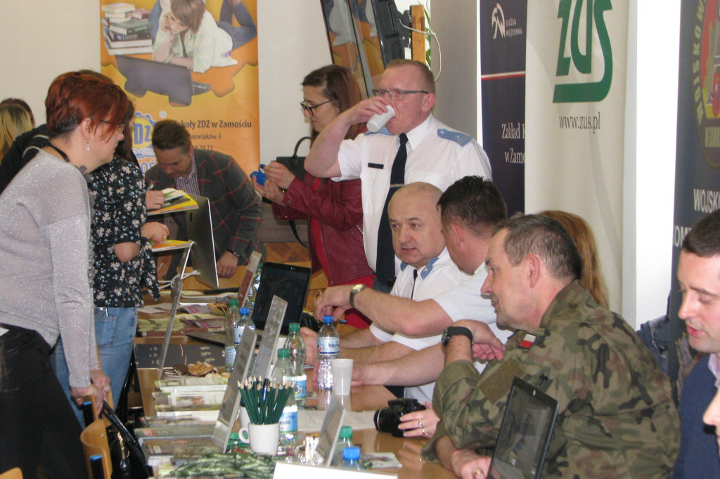 Zamość: VI Targi Edukacji i Pracy na WSHE [FOTO]