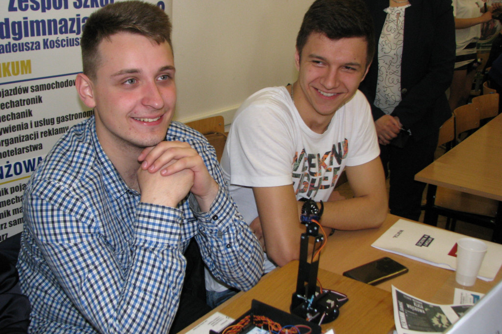 Zamość: VI Targi Edukacji i Pracy na WSHE [FOTO]