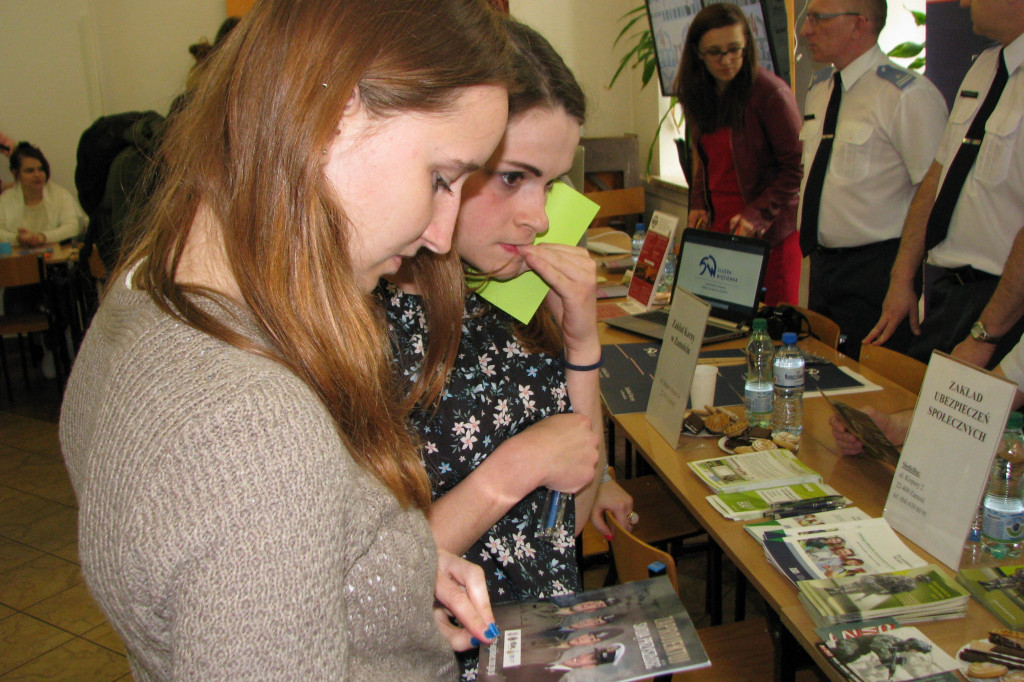 Zamość: VI Targi Edukacji i Pracy na WSHE [FOTO]