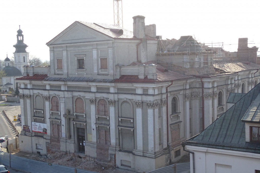 Zamość: Instalacja kopuły [ZDJĘCIA]
