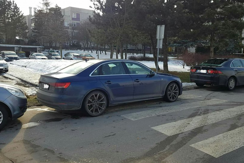 Zamość: Mistrzowie parkowania w obiektywie [FOTO]