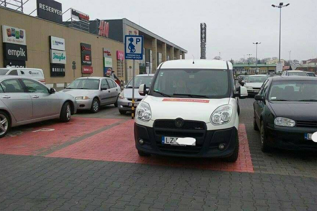 Zamość: Mistrzowie parkowania w obiektywie [FOTO]