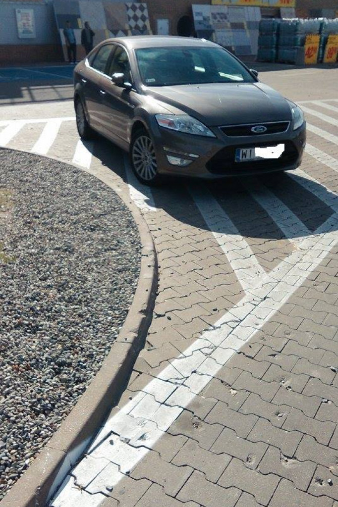 Zamość: Mistrzowie parkowania w obiektywie [FOTO]