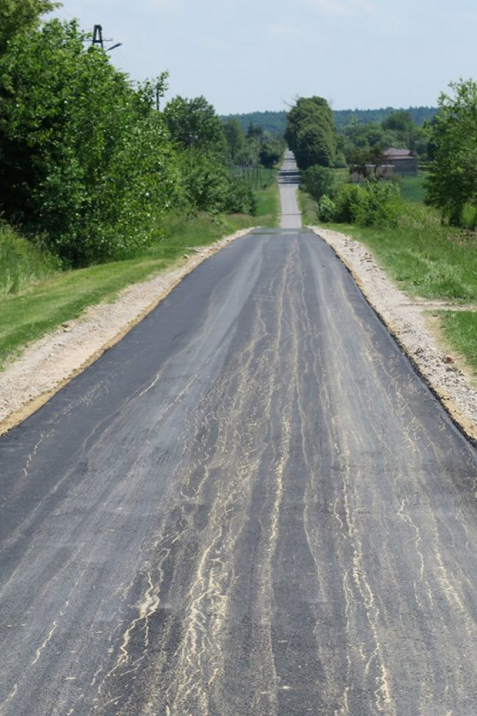 Nielisz: Drogi jak nowe
