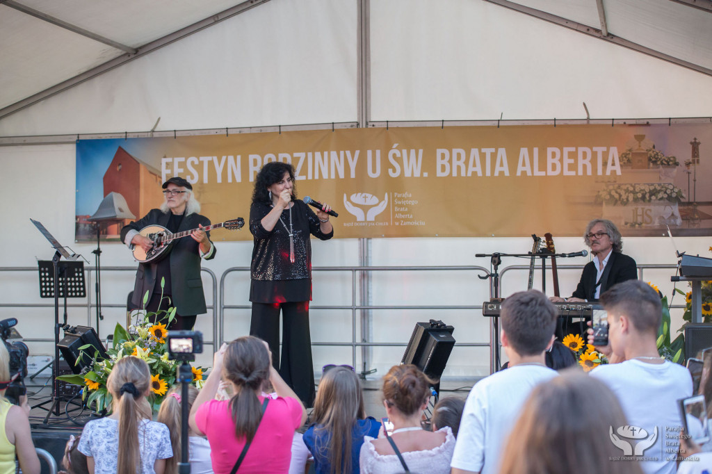 Zamość: Eleni wystąpiła na festynie u św. Brata Alberta [FOTO]