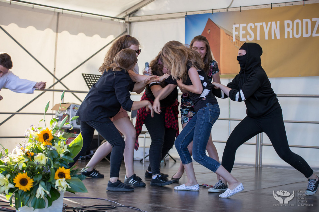Zamość: Eleni wystąpiła na festynie u św. Brata Alberta [FOTO]