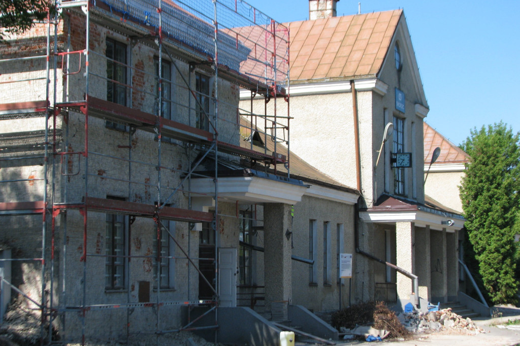 Zamość: Dworzec kolejowy zmienia oblicze [FOTO]