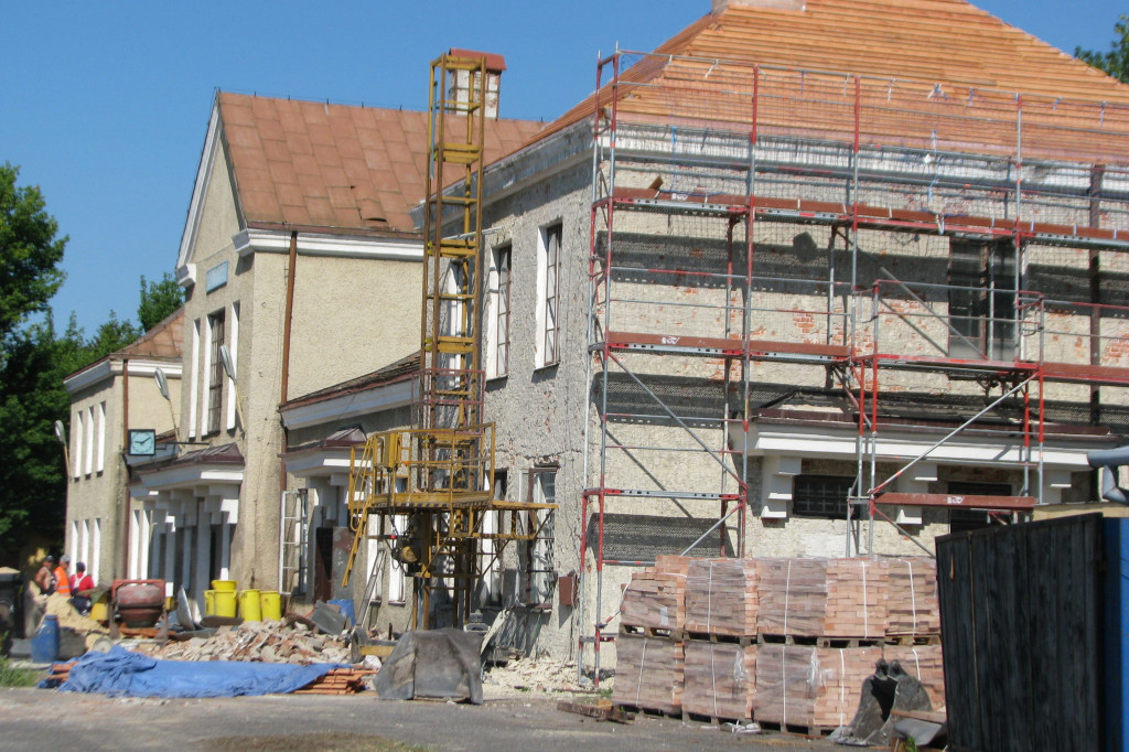 Zamość: Dworzec kolejowy zmienia oblicze [FOTO]