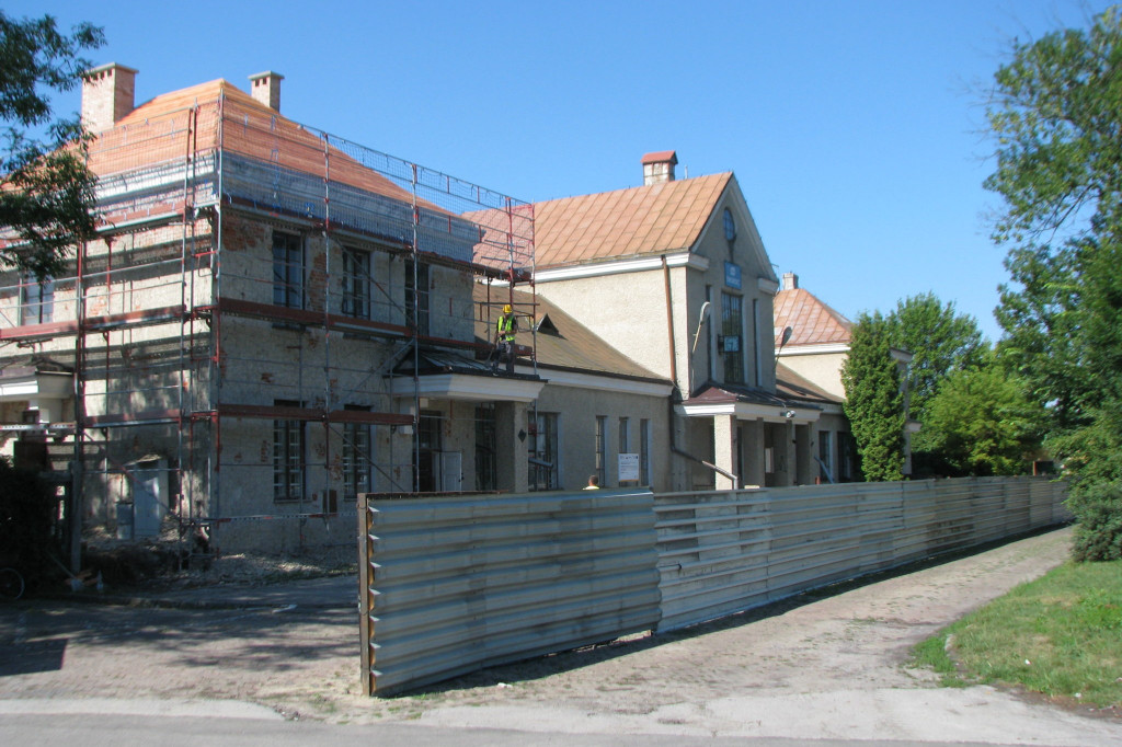 Zamość: Dworzec kolejowy zmienia oblicze [FOTO]